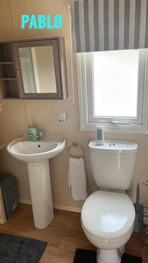 Towyn Six Berth En Suite Caravan Rhyl Exterior photo